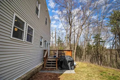 31 Leonard Avenue Hooksett NH 03106