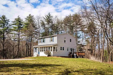 31 Leonard Avenue Hooksett NH 03106