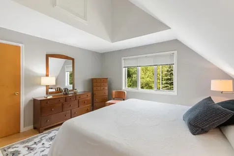 59 Loop Road Newfane VT 05345