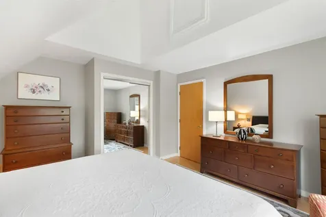 59 Loop Road Newfane VT 05345