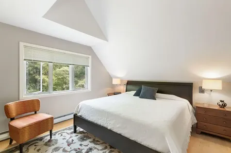 59 Loop Road Newfane VT 05345
