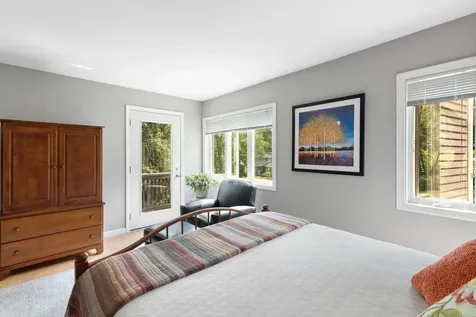 59 Loop Road Newfane VT 05345