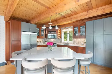 59 Loop Road Newfane VT 05345