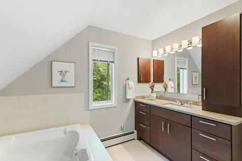 59 Loop Road Newfane VT 05345