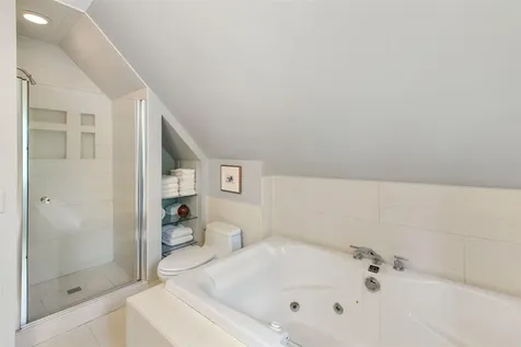 59 Loop Road Newfane VT 05345