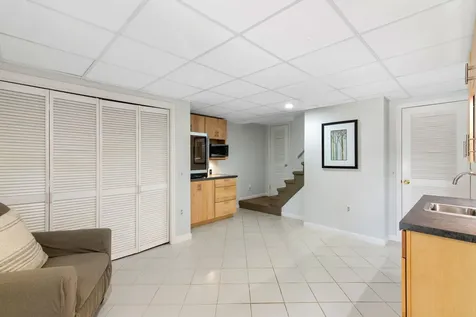 59 Loop Road Newfane VT 05345