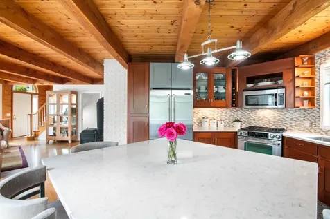 59 Loop Road Newfane VT 05345