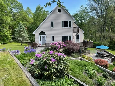 59 Loop Road Newfane VT 05345