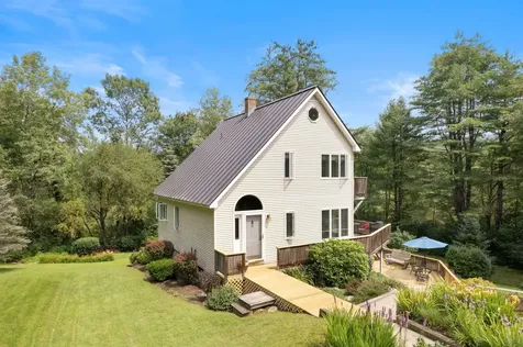 59 Loop Road Newfane VT 05345