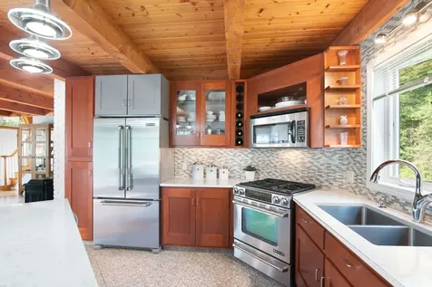 59 Loop Road Newfane VT 05345