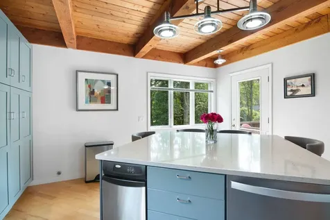 59 Loop Road Newfane VT 05345
