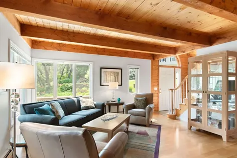 59 Loop Road Newfane VT 05345