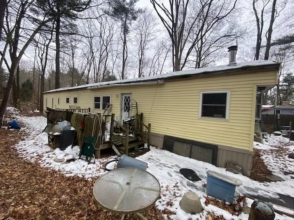 47 Weber Circle Derry NH 03038-0000