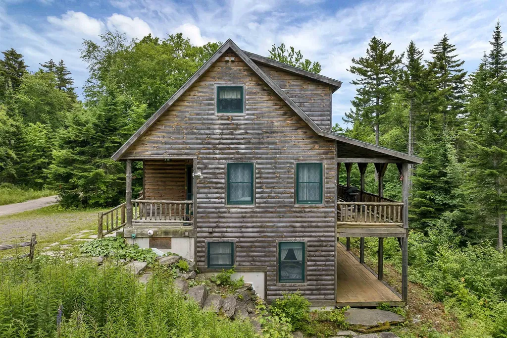 365-369 Round Pond Road Pittsburg NH 03592