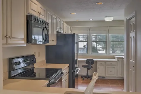 45 Windsor Court Keene NH 03431
