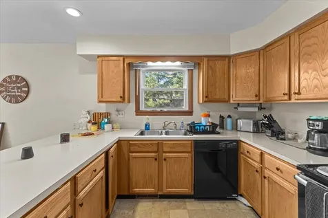 248/250 Grey Birch Drive Colchester VT 05446