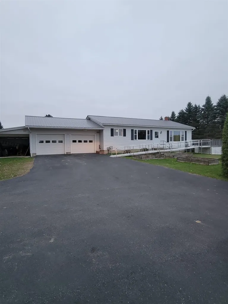 21 Lakeview Drive Derby, VT Real Estate | MLS # 4990479