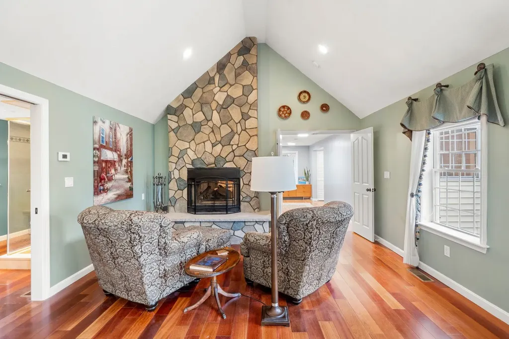 14 Lund Street Litchfield NH 03052