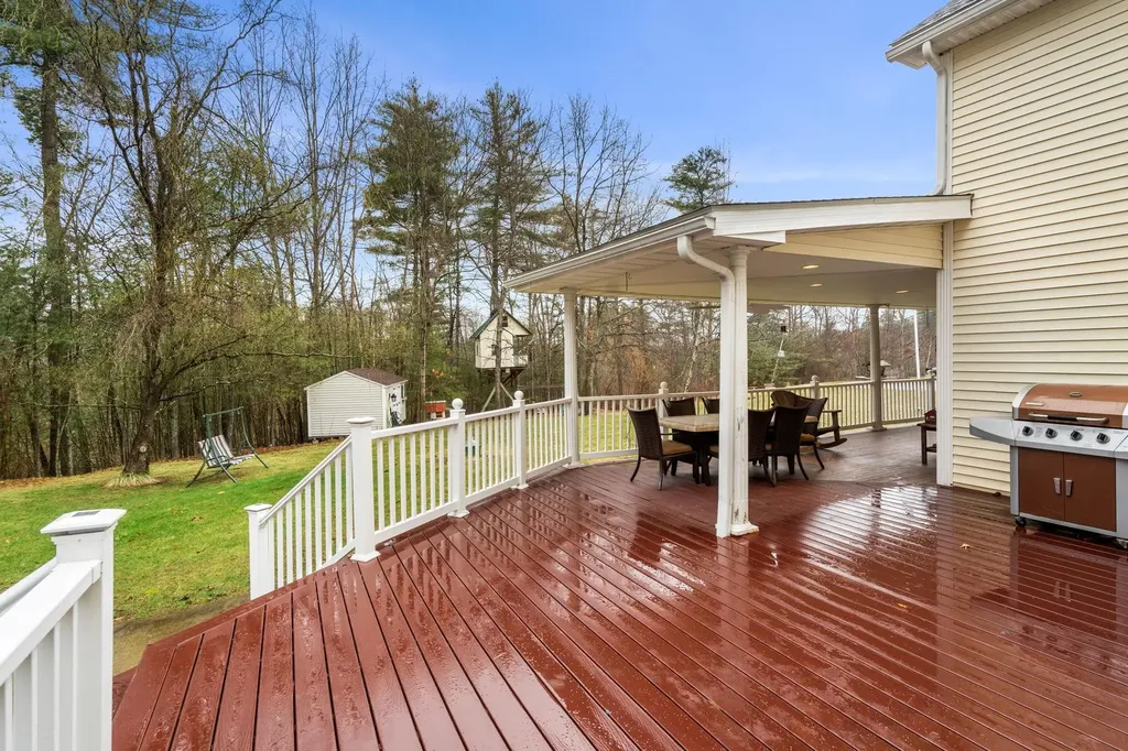 14 Lund Street Litchfield NH 03052