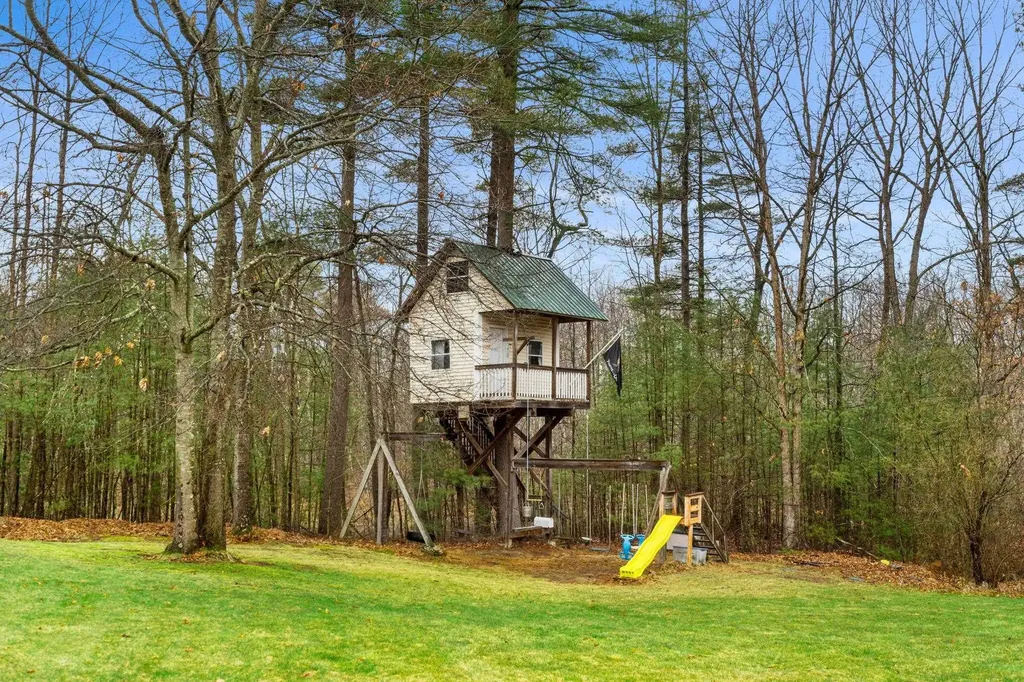 14 Lund Street Litchfield NH 03052