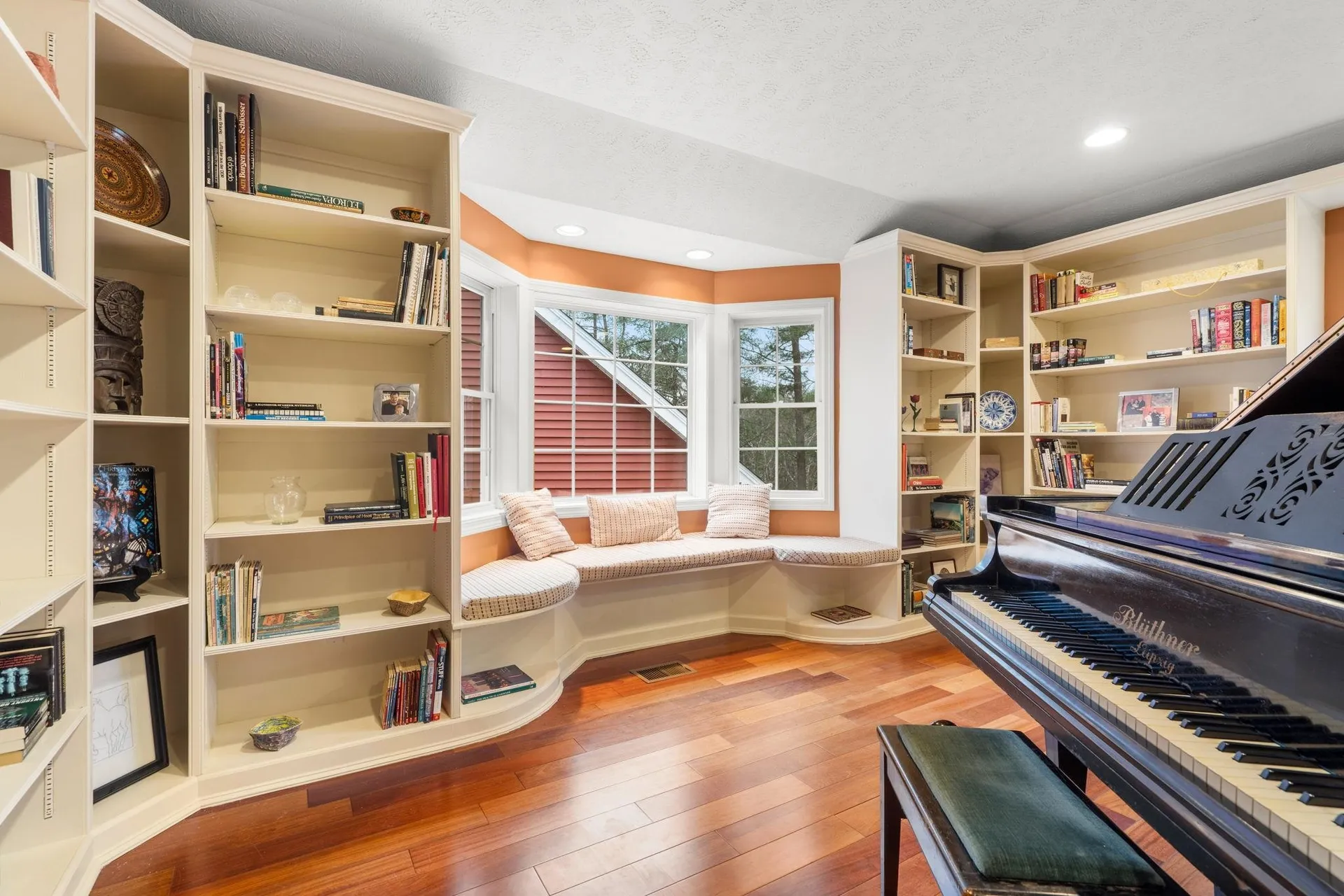 14 Lund Street Litchfield NH 03052