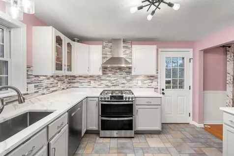 14 Lund Street Litchfield NH 03052