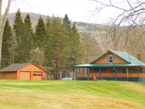10 Pine Tree Circle Pittsburg NH 03592