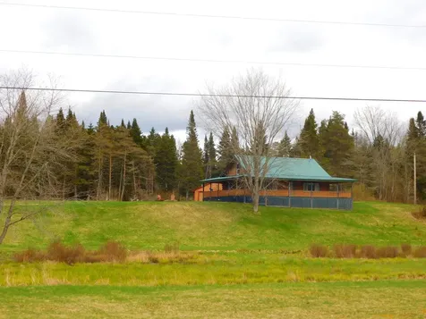 10 Pine Tree Circle Pittsburg NH 03592