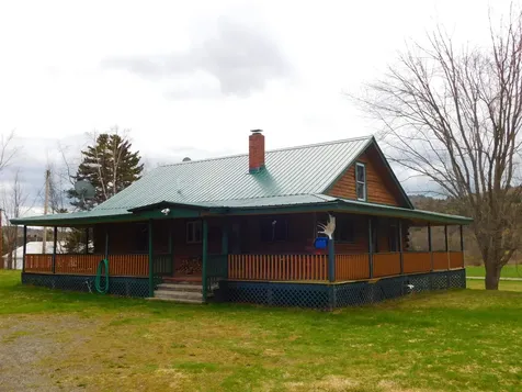 10 Pine Tree Circle Pittsburg NH 03592