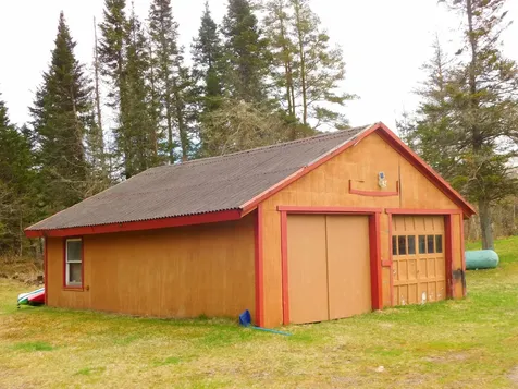 10 Pine Tree Circle Pittsburg NH 03592