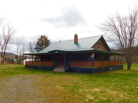 10 Pine Tree Circle Pittsburg NH 03592