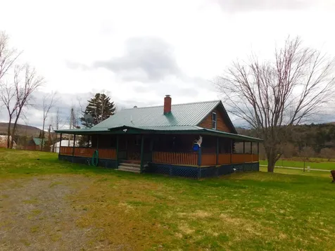 10 Pine Tree Circle Pittsburg NH 03592