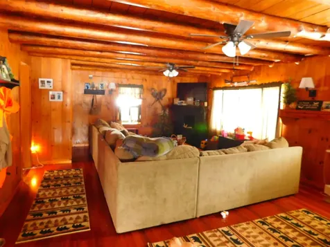 10 Pine Tree Circle Pittsburg NH 03592