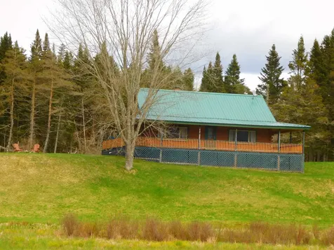 10 Pine Tree Circle Pittsburg NH 03592