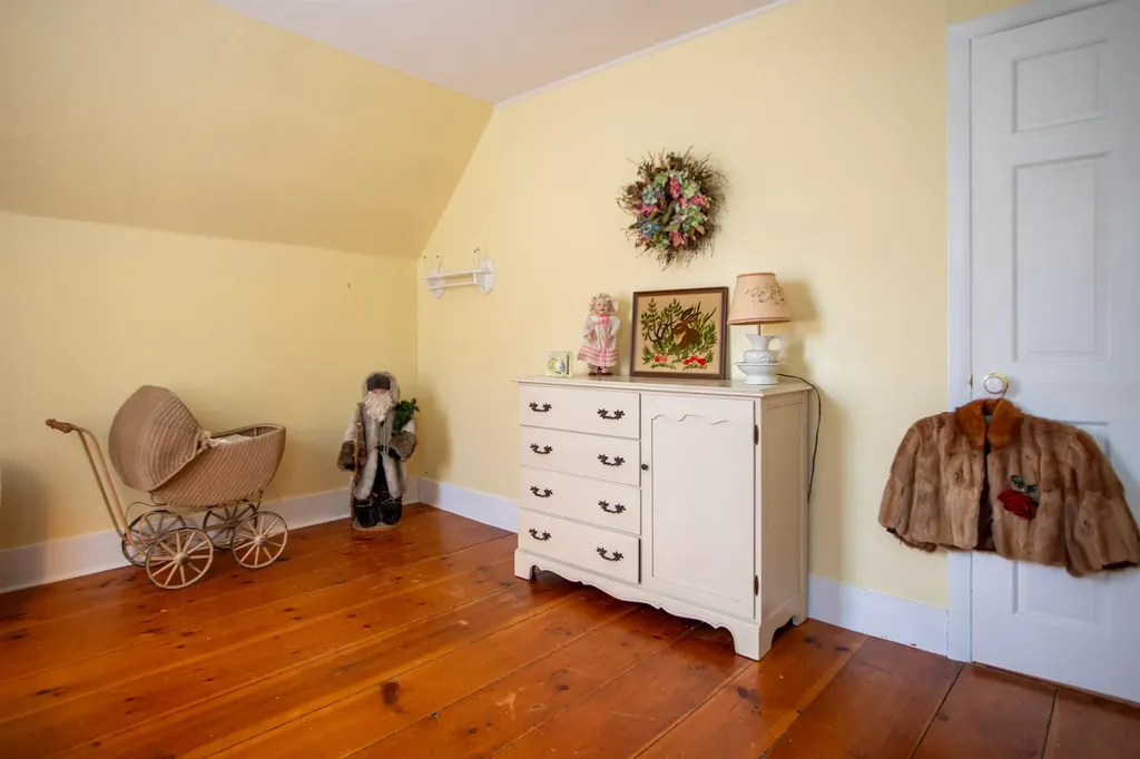 10 Acre Street Epping NH 03042