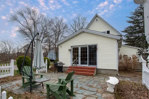 10 Acre Street Epping NH 03042
