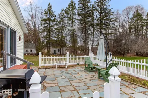 10 Acre Street Epping NH 03042
