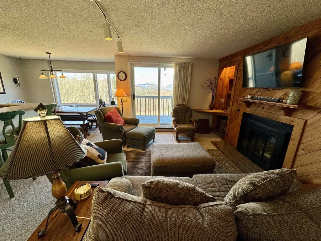 93 Snowside Drive Fayston VT 05673