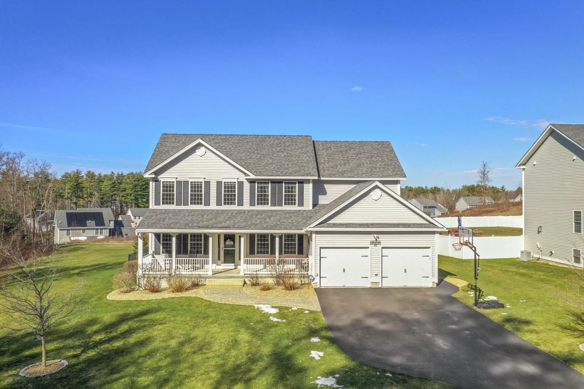 43 Hunter Mill Way Londonderry NH 03053