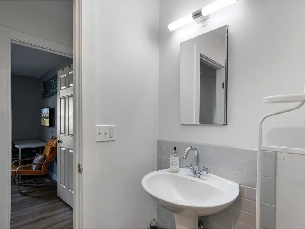 74 Barrett Street South Burlington VT 05403