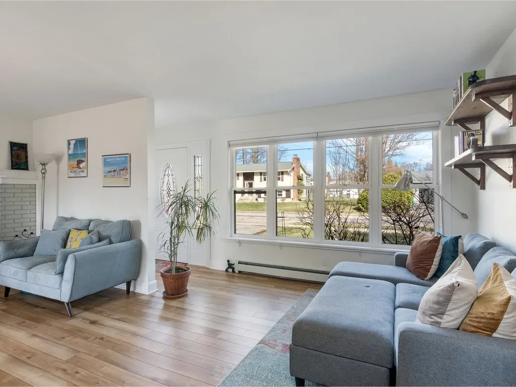 74 Barrett Street South Burlington VT 05403