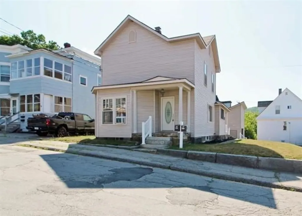 154 Oak Street Berlin NH 03570