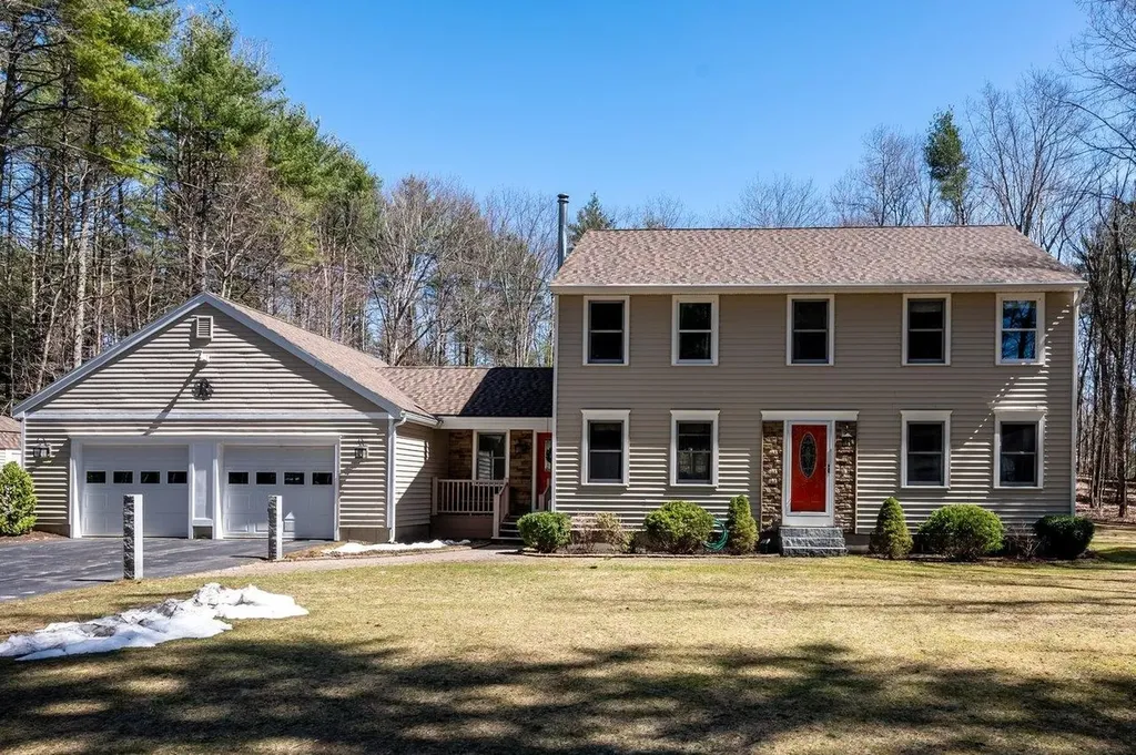 33 Spencer Lane Lee NH 03861