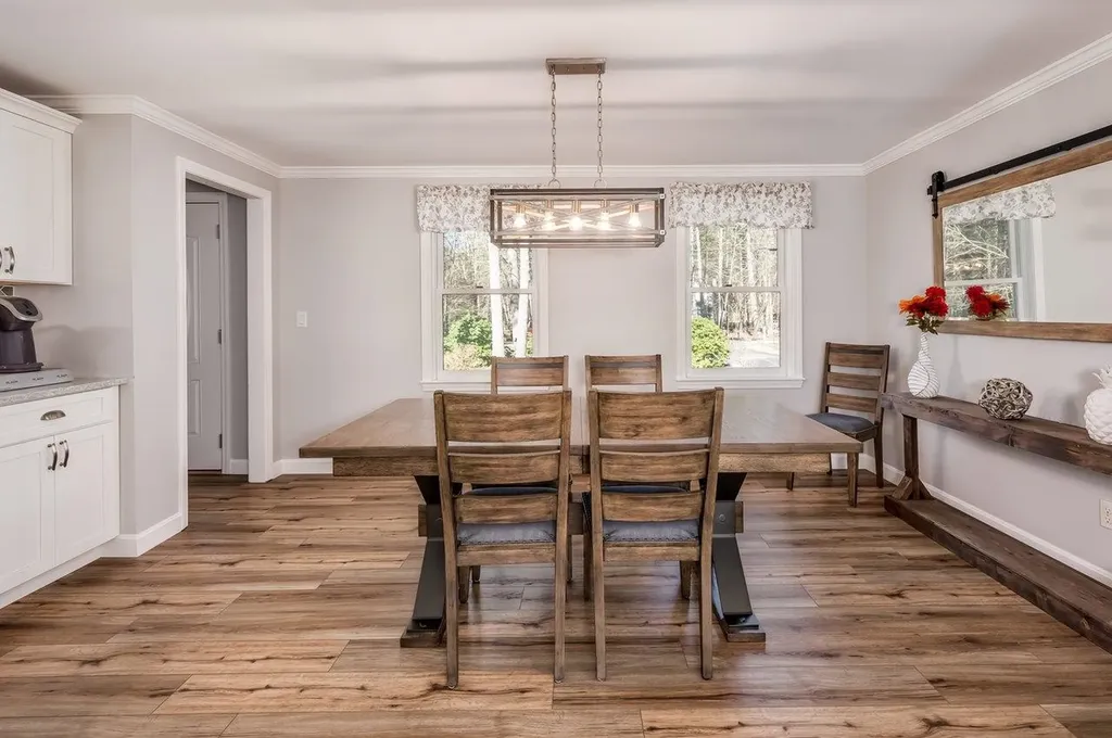33 Spencer Lane Lee NH 03861