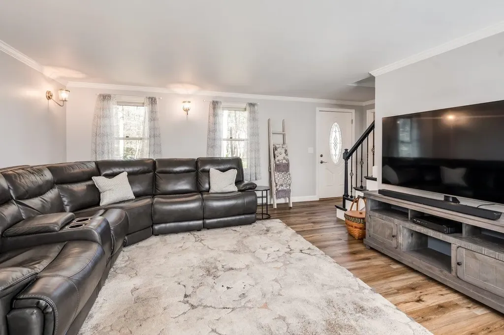 33 Spencer Lane Lee NH 03861