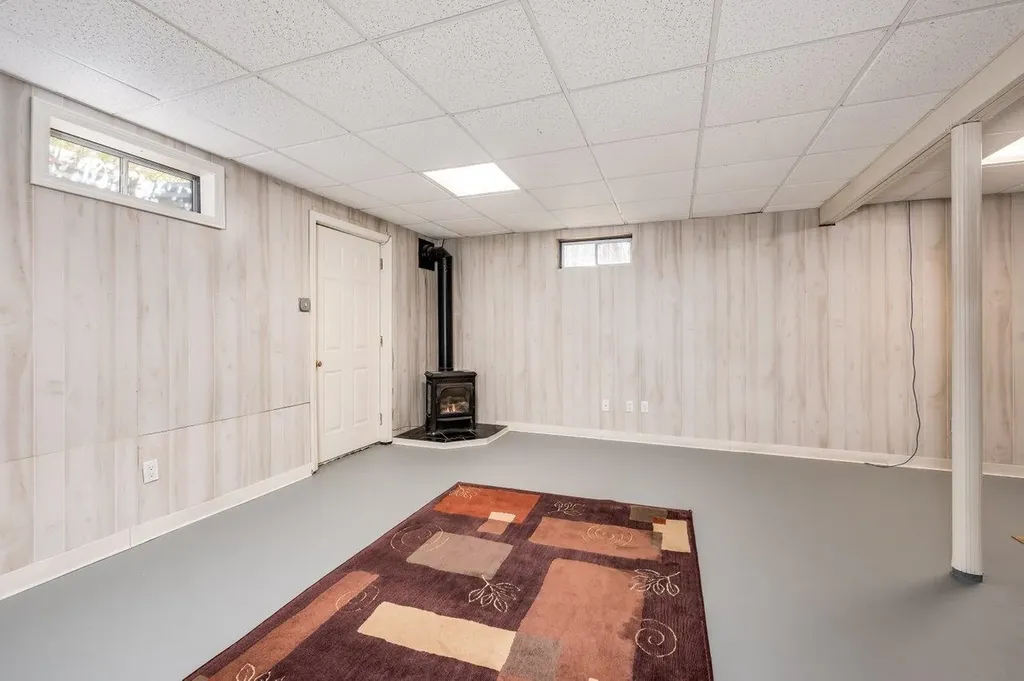 33 Spencer Lane Lee NH 03861