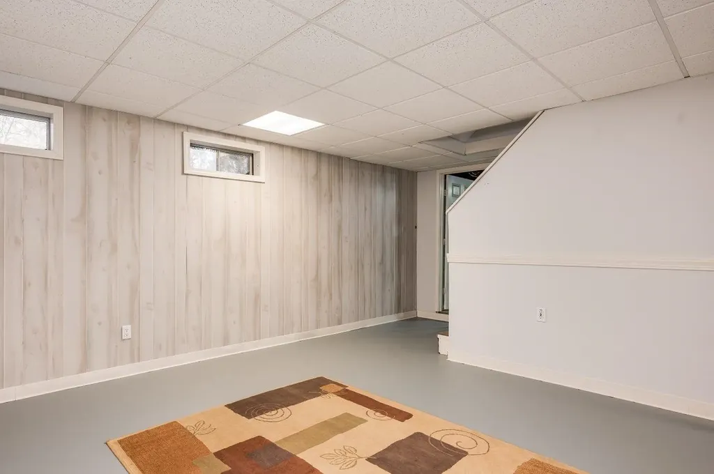 33 Spencer Lane Lee NH 03861