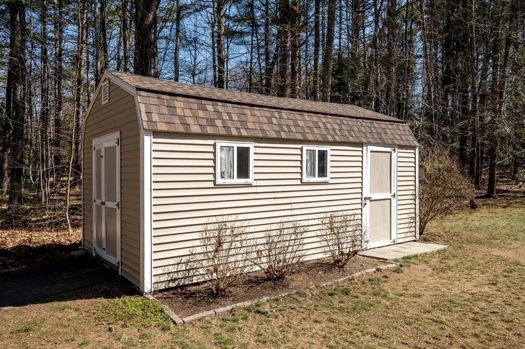 33 Spencer Lane Lee NH 03861