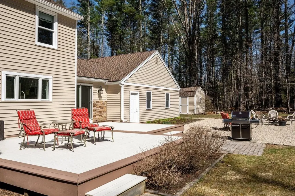 33 Spencer Lane Lee NH 03861