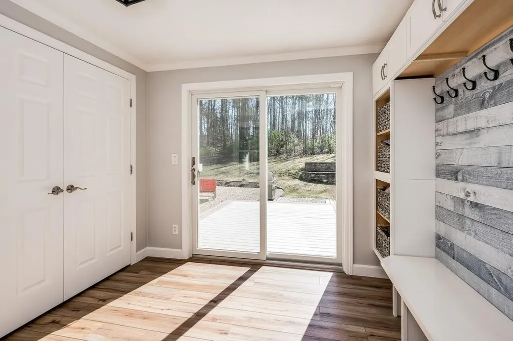 33 Spencer Lane Lee NH 03861